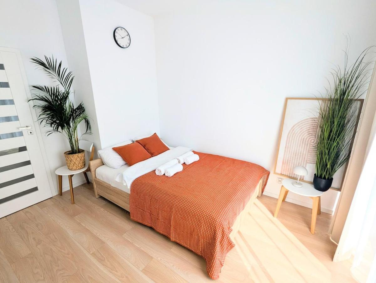 Modern 2-rm At Warsaw's Heart - Wola Apartament Warszawa